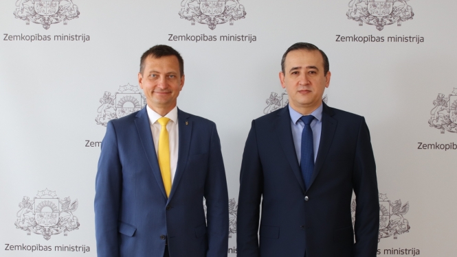 Minister of Agriculture Armands Krauze and Timur Rakhmanov, Ambassador of Uzbekistan to Latvia